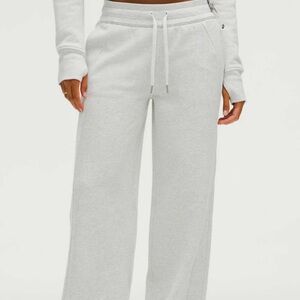Lululemon Scuba Mid-Rise Wide-Leg Pant Short